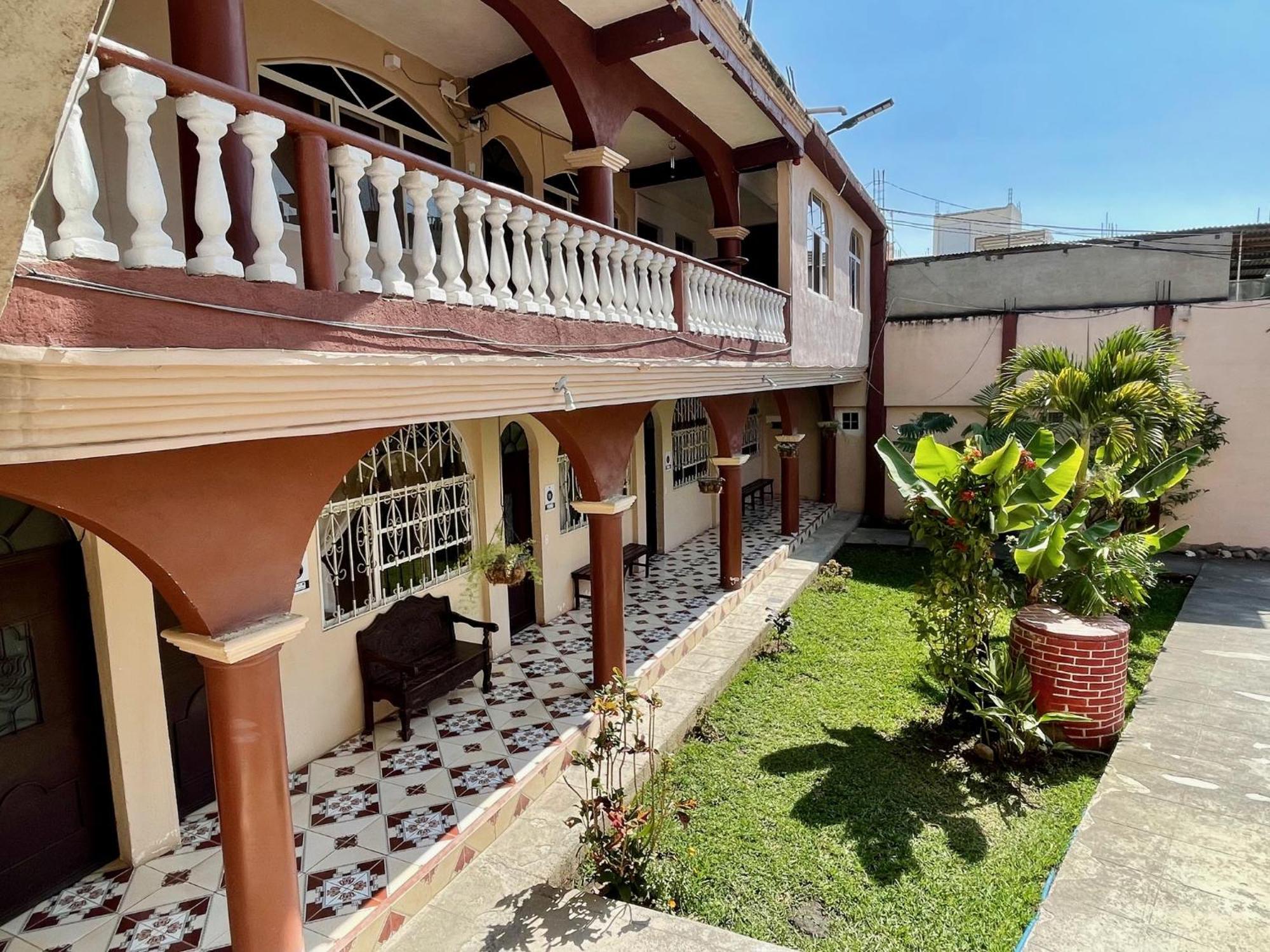 Hotel Posada Gutierrez Panajachel Exterior foto